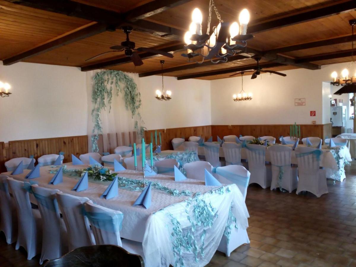 Hotel & Restaurant Adolfovsky Dvur 외부 사진